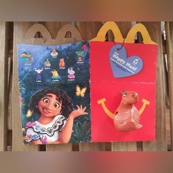 Encanto Happy Meal toys - Picture 4 of 7